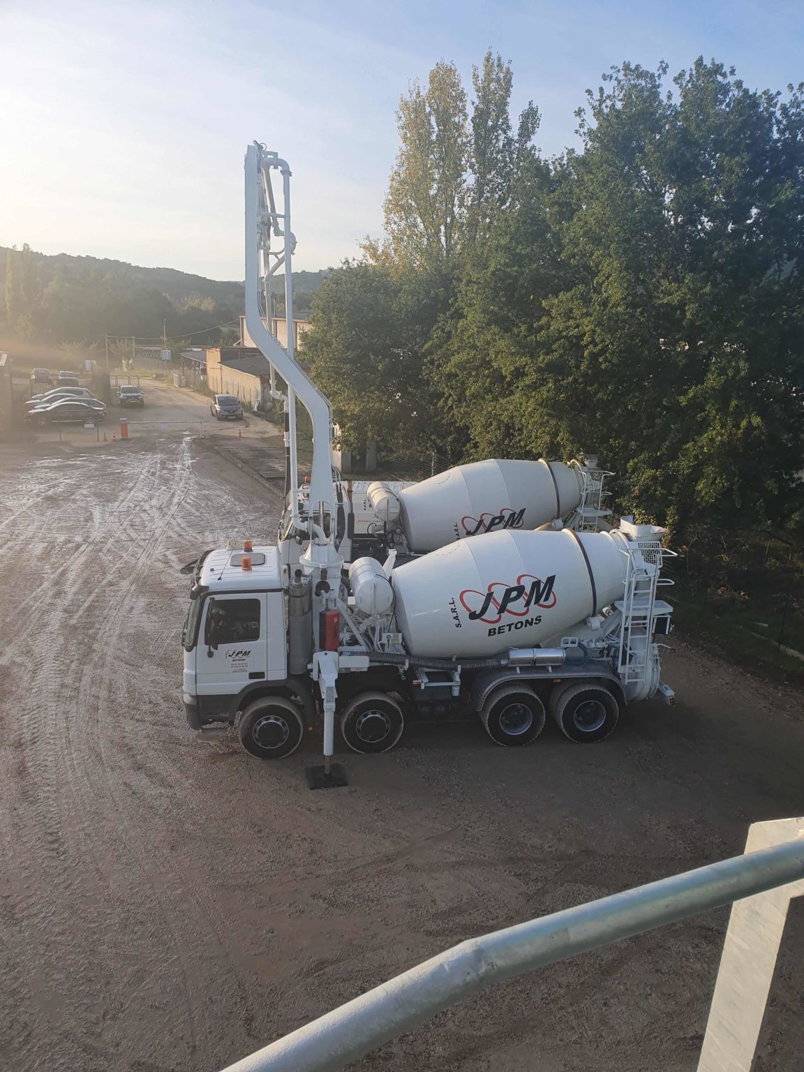 Caractéristiques camion pompe de JPM Bétons à Le Bugue